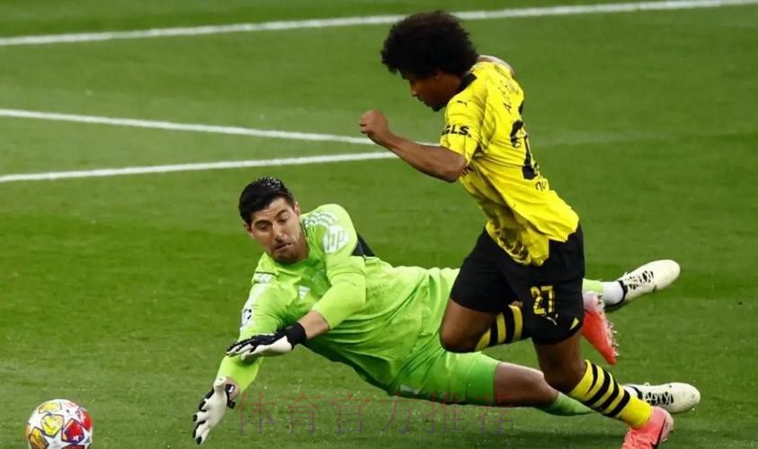 库尔图瓦当选IFFHS年度世界最佳门将 大马丁第二